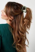 Afbeelding in Gallery-weergave laden, Hair clip deformed heart matt